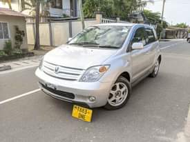 A picture of TOYOTA IST