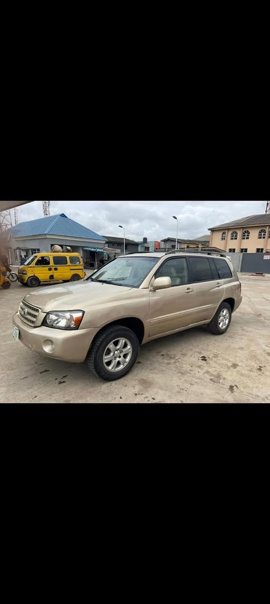 A picture of Toyota Highlander 003