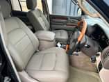 A picture of TOYOTA LAND CRUISER V8