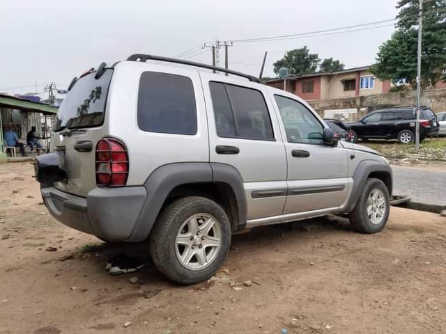 A picture of 2003 Liberty Jeep