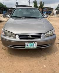 A picture of First body Pan Toyota Camry 2001 with a sound engine