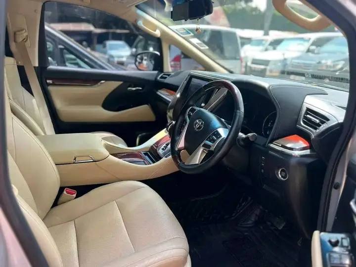 A picture of ALPHARD 2023 0757294136