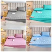 A picture of Size 5 6 Tsh 75 000 6 6 Tsh 80