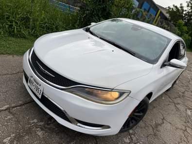 A picture of Distress Chrysler 200 Direct belgium 2017 Price 10 3m market