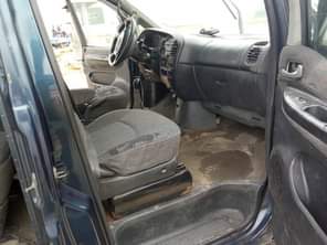 A picture of Hyundai H1 Bus Manual Drive Carburator Engine First Body Pan