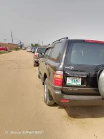 A picture of Toyota land cruiser 08064016002