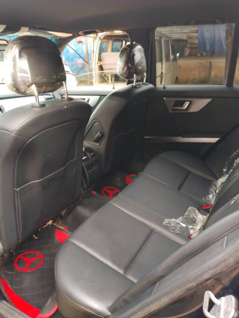 A picture of Distress sales Glk 350 buy and drive 011