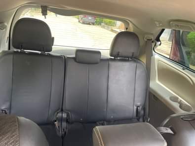A picture of HOT DEAL DETAILS DIRECT TOKUNBO UNREGISTERED TOYOTA SIENNA Year 013