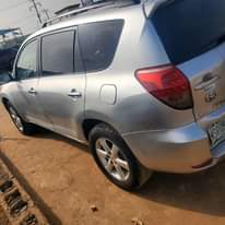 A picture of Toyota rav4