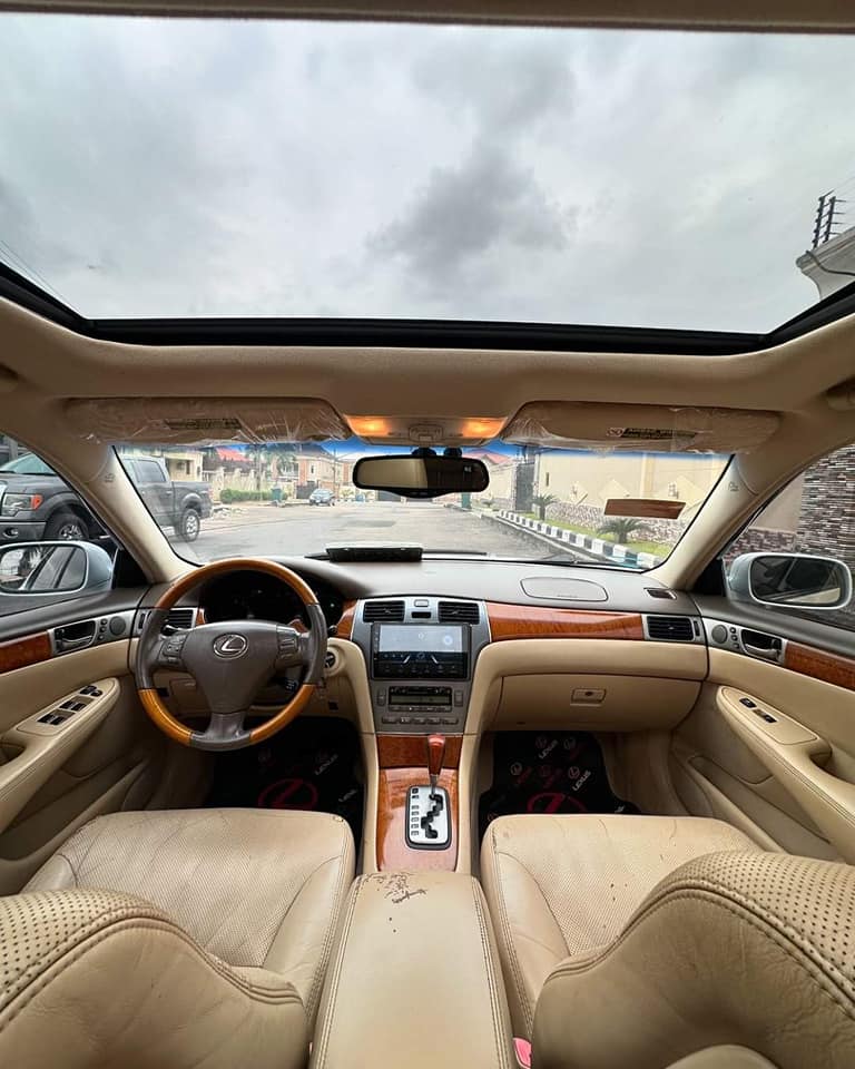 A picture of 2005 LEXUS ES330 FOR SALE