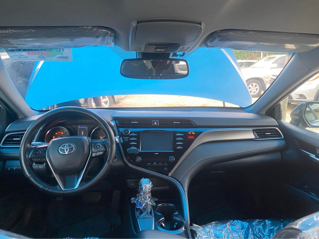 A picture of Toyota camry 2020 model the cleanest car ever fullest option
