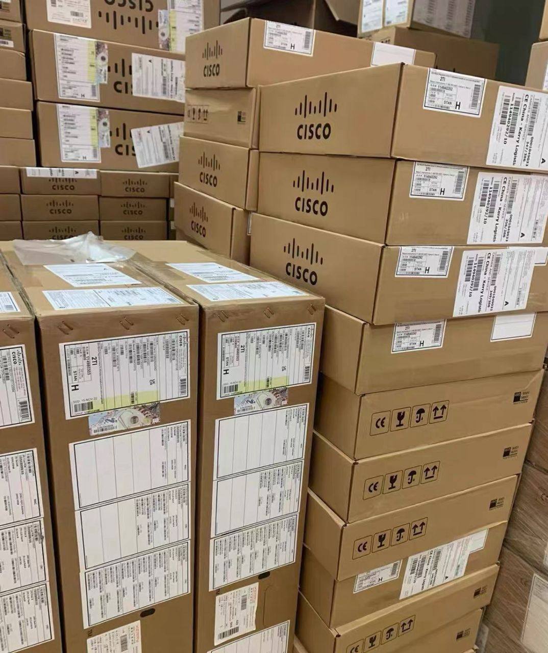 A picture of Laptops Networks equipments
