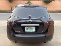 A picture of 2009 Nissian Rogue SUV 4plug