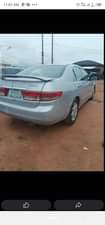A picture of Honda Accord manual 2004 model with ac