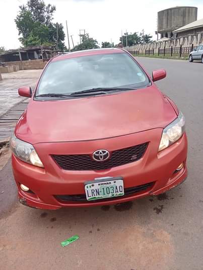 A picture of TOYOTA COROLLA SPORT 2010