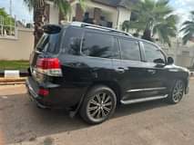 A picture of LEXUS LX570 TOKS STANDARD Year 2011 012 Model Status Clean