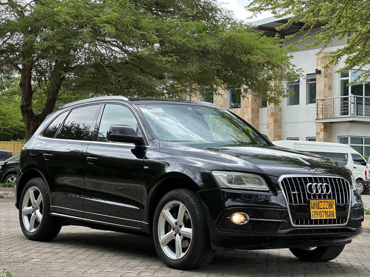 A picture of Audi Q5 S line Year 2014 Cc 1980 Km 46