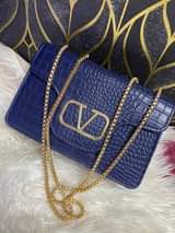 A picture of Ladies bags