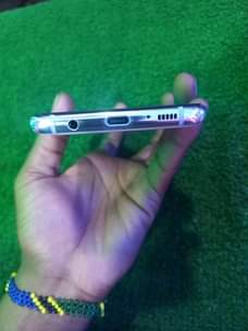 A picture of Samsung A51 nauza bei 3300k Simu mpyaa imetok Korea Ina