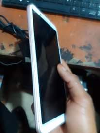 A picture of OPPO A83