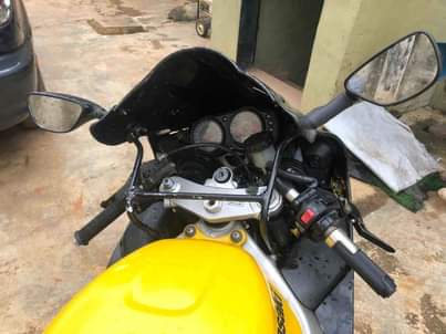 A picture of KAWASAKI ZX6R 2001 Power Commander installed