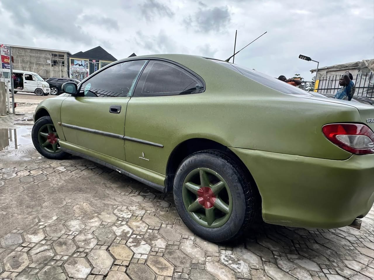 A picture of Peugeot 406