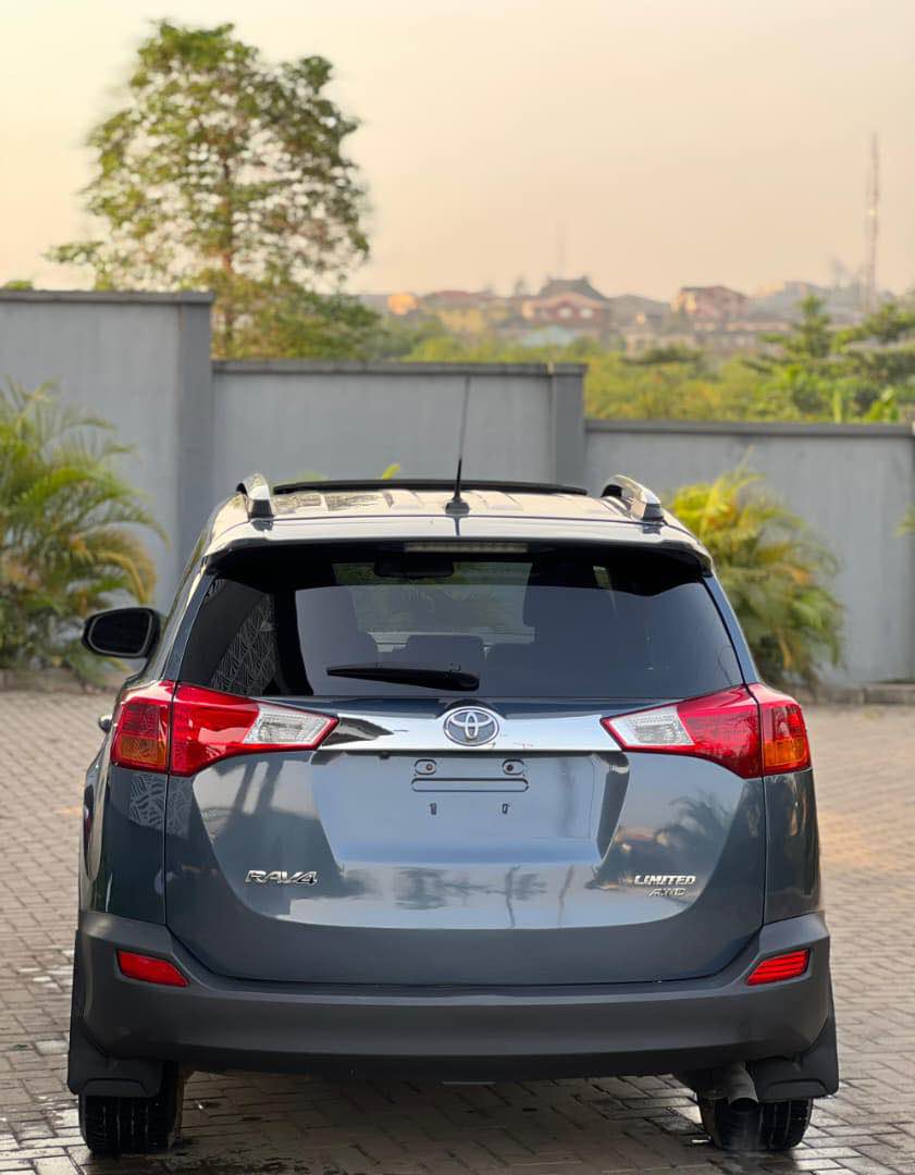 A picture of 2014 Toyota RAV 4 limited