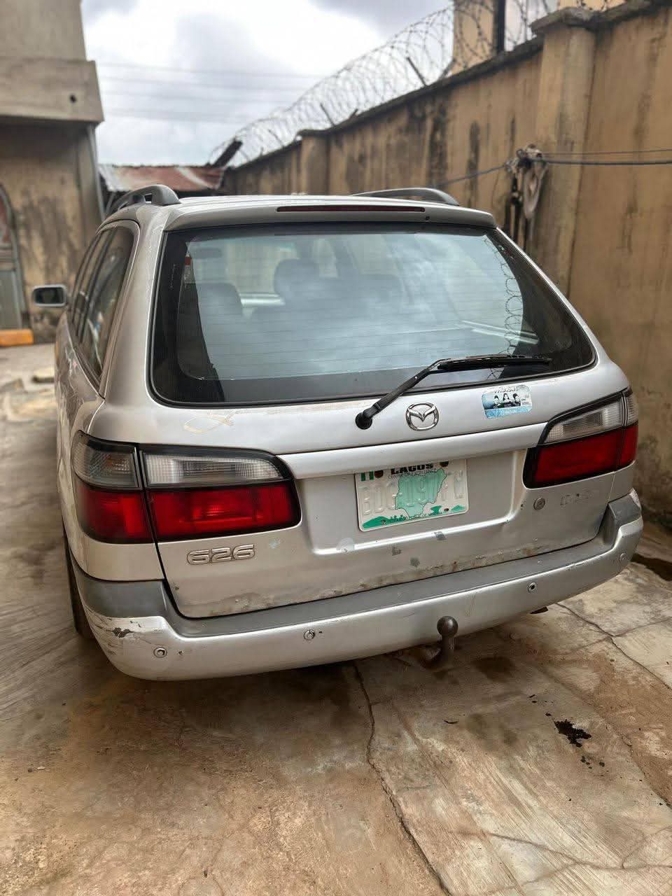 A picture of 2000 Mazda 626