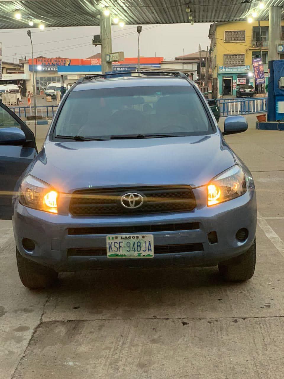 A picture of 2008 Rav 4 2008