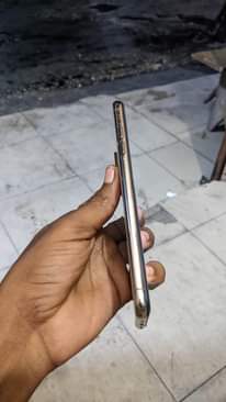 A picture of Xs max iPhone