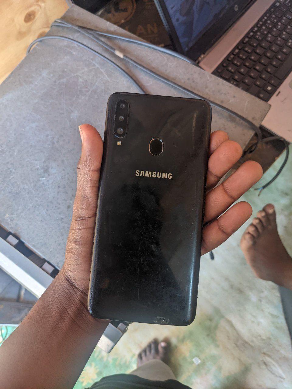 A picture of Samsung a20s Gb 32 Bei 70000 Call 0697673465 Ipi darsalm