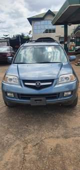 A picture of Acura mdx 05