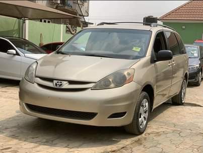 A picture of 2008 Toyota Sienna