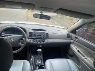 A picture of 2004 TOYOTA CAMRY XLE