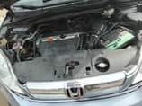 A picture of Honda CR V 2006 model Ac is chilling Engine and