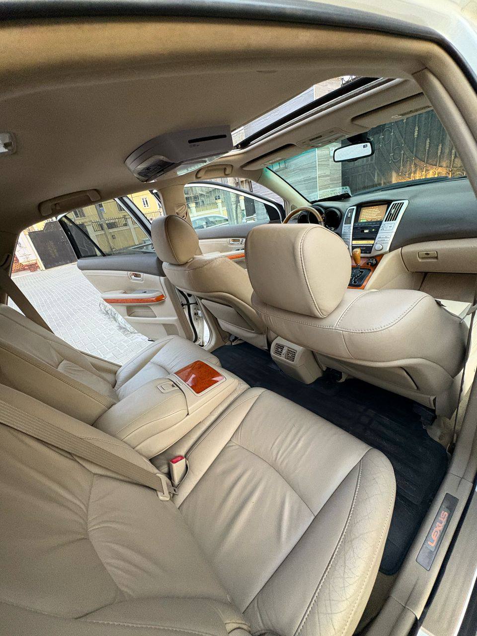 A picture of USED RX350 2008 Colour white Total Accident free its Full