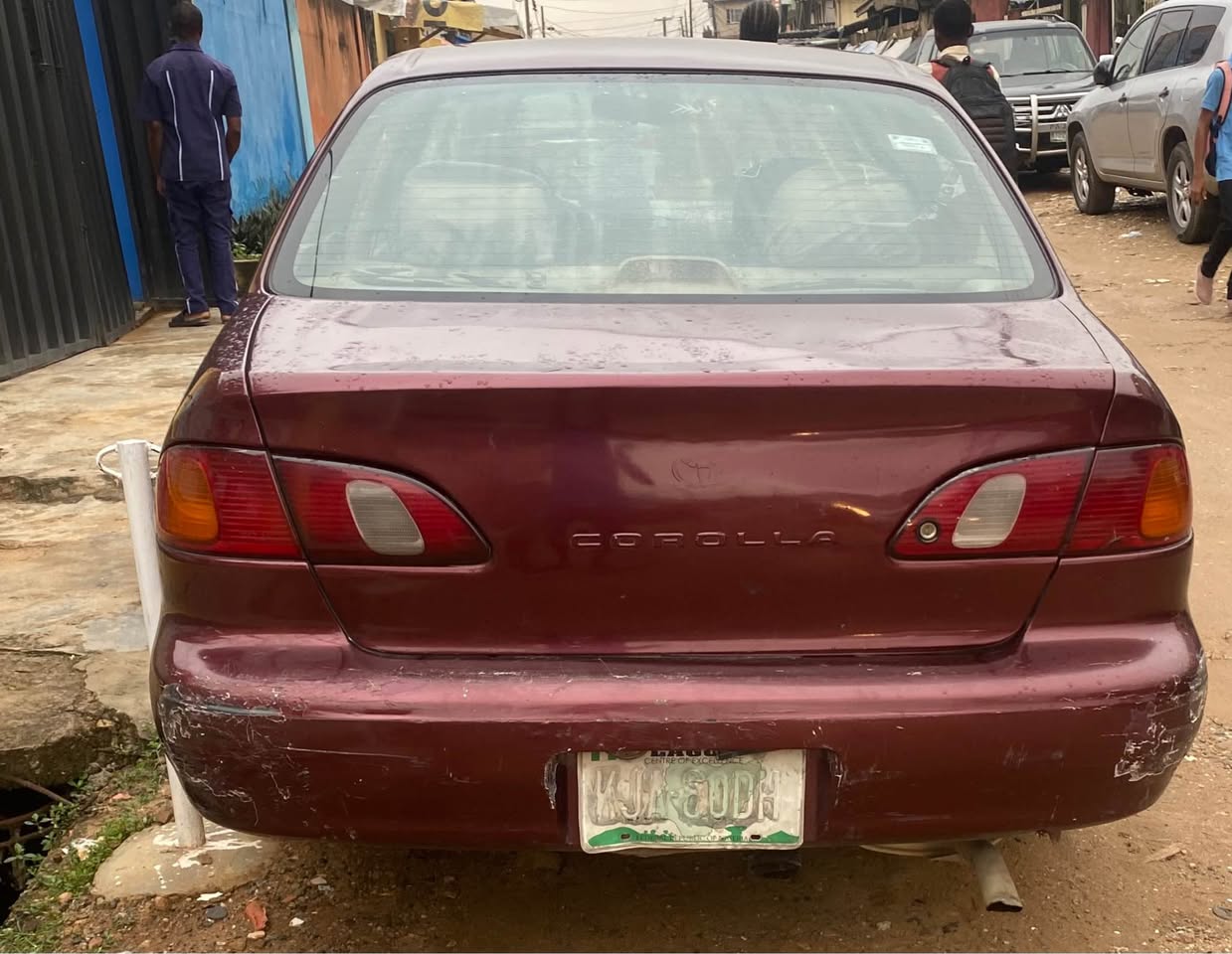 A picture of Toyota corolla 2000