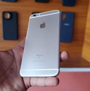 A picture of iPhone 6S Plus 64GB