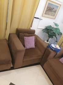 A picture of Nauza sofa Bado zipo kwenye hali nzuri sana set yake