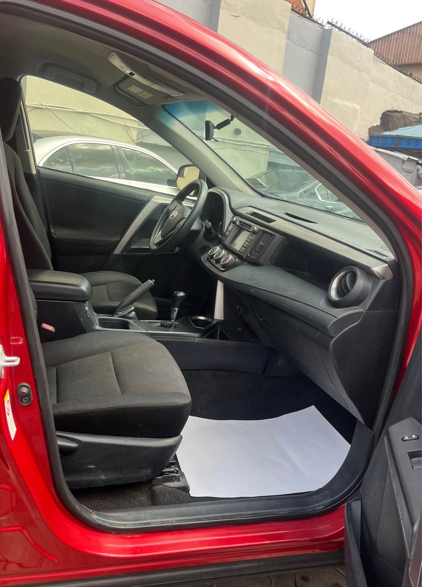 A picture of 22M distress sales deal Foreign used 2016 Toyota RAV4 LE