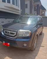 A picture of Neatly Used 2012 Honda Pilot