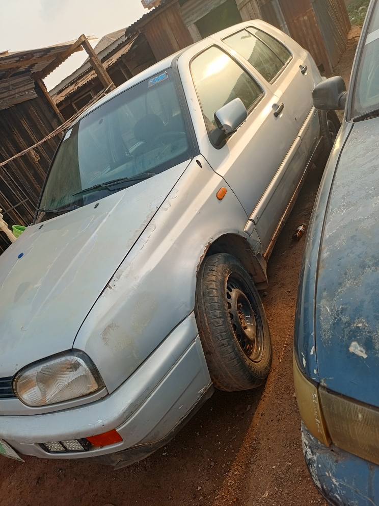 A picture of Volkswagen Golf 3 salon Complete pure first body Engine and
