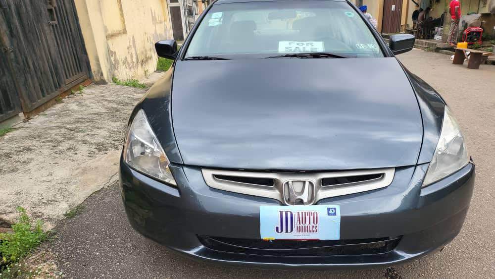 A picture of HONDA ACCORD 2004