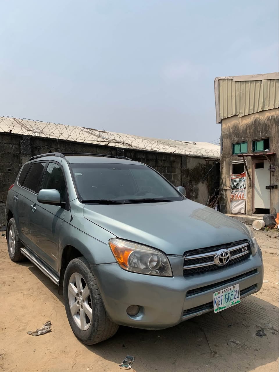 A picture of Toyota Rav4 2007 model