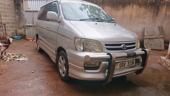 A picture of Toyota Noah 2wd