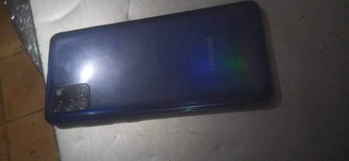 A picture of SAMSUNG A31