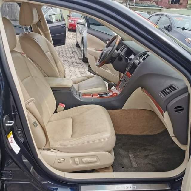 A picture of 2010 Lexus ES 350 07036919566