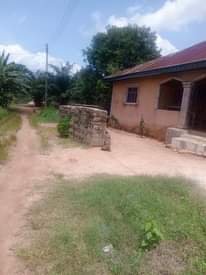A picture of Urgent sales 3 2 and 1bedroom flat on a 100