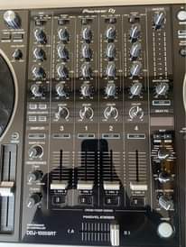 A picture of Pioneer DDJ 1000SRT