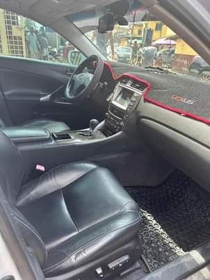 A picture of Lexus is250 09